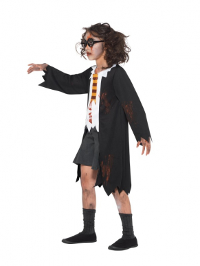 Zombie Student Kostuum, bestaande uit een zwart/wit pak met shirt en stropdas. Te gek voor Halloween.Wij verkopen ook schmink en nepbloed voor een echte Zombie-look.