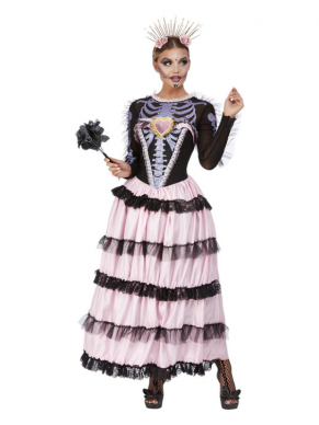 Deluxe Day of the Dead Senorita-kostuum voor dames. Dit kostuum bestaat uit de zwart met roze jurk met horizontale hoofdband. Het enige wat nog mist bij dit kostuum is schmink. Perfect te combineren met ons Deluxe Day of the Dead Senor-kostuum.
