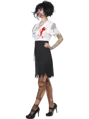 Work to Death Zombie Dames Halloween Kostuum. Inbegrepen is de jurk met naam plaatje en latex potlood door het hart gestoken met bloed. 