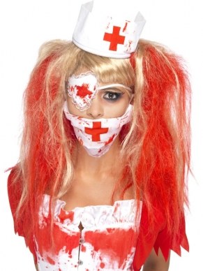 Halloween Bloedverpleegster Zuster Verkleedsetje. Inbegrepen in dit bloederige Halloween-setje is het mondkapje, het oogkapje en het hoedje. Wij verkopen ook het kostuum en de pruik. 
