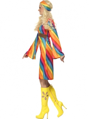 Mooi Fel Gekleurde Regenboog Hippie Dames Verkleedkostuum. Inbegrepen is de kleurrijke regenboogjurk en de haarband. Leuk hippie seventies kostuum voor Carnaval of hippie themafeesten. 