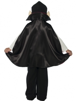 Vampier Peuter Verkleedkleding. Compleet kostuum met broek, shirt, cape, schoenenhoezen en vampier hoofddeksel.