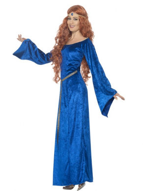 Mooie Medieval Maid Blauwe Lange Jurk Verkleedkleding. Prachtige lange blauwe jurk met lange uitlopende mouwen, riem en haarband met steen. De Pruik van het plaatje verkopen we los. U bent in 1 keer klaar.  Leuk voor Carnaval of Old English Tales Themafeest Terug naar Toen. 