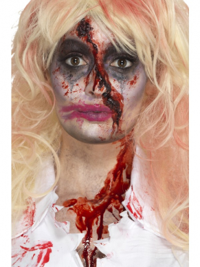 Maak jouw kostuum helemaal af met deze Zombie Nurse Make-Up Kit, Multi-Coloured, met Face Paint, Blood, Hat & Applicators.