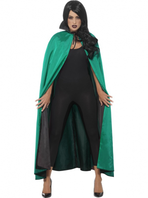 Een groen/zwarte omkeerbare heksen cape. Mooi te combineren met onze bijpassende heksenhoed.