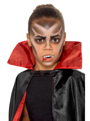 Creëer een echte Vampieren look met deze Kids Halloween Vampire Make Up Kit op waterbasis, bestaande uit 3 Kleuren schmink, Vampierentanden, Spons en Borstel.