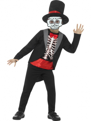 Day of the Dead Boy Kostuum voor de jongens. Dit kostuum bestaat uit een Jasje met Mock Shirt, broek, hoed en masker.Leuk te combineren met het meiden Day of the Dead kostuum tijdens Halloween.