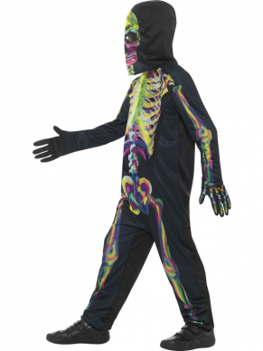 Met dit Multi Gekleurde Glow in the Dark Skeleton Kostuum sta jij gegarandeerd in de spotlights tijdens jouw Halloween Party.Dit kostuum bestaat uit een jumpsuit met masker en handschoenen.