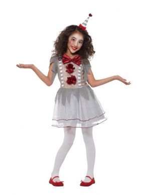 Ben je klaar met de afgezaagde standaard Clown Kostuums? Ga dan voor deze te gekke Vintage Clown Girl Kostuum. Dit kostuum bestaat uit een grijs/rode vintage jurk met haarband. Voor bijpassende schmink kunt u ook bij ons terecht.