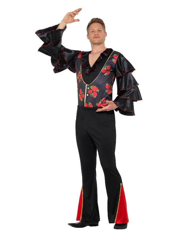 Dans de Flamenco in dit prachtihge Flamenco Man Kostuum, bestaande uit de broek met uitlopende pijpen en top met sierlijke mouwen. Mooi te combineren met het Flamenco Lady Kostuum.