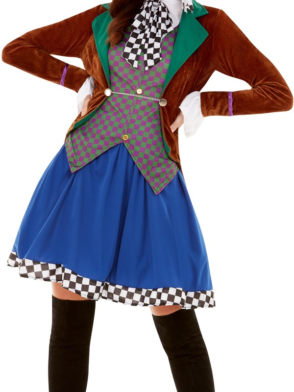 Bekend uit de Film Alice in Wonderland dit Miss Hatter Kostuum, bestaande uit het jasje met aangehecht giletje, rok en hoed. Wij verkopen ook het Mad Hatter heren Kostuum.