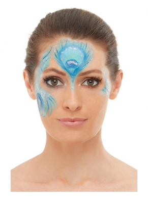 Maak jouw look compleet met deze Make-Up FX, Peacock Aqua Kit, bestaande uit schmink, glitterpotje en applicators.