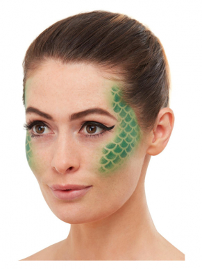 Maak jouw look compleet met deze Make-Up FX, Reptile Aqua Kit, bestaande uit schmink, stencil, edelsteentjes, glitter en applicators.