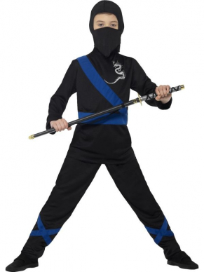 Stoer Ninja Assassin-kostuum in de kleur zwart/blauw. Dit kostuum bestaat uit het shirt met broek, muts en masker. Maak de look af met een bijpassend zwaard.