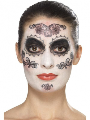 Maak je Day of the Dead Look compleet met deze Make-Up FX, DOTD Glamour Kit, bestaande uit transfers, face paint, wimpers, jewels en applicator. Bekijk hier onze gehele Day of the Dead Collectie.