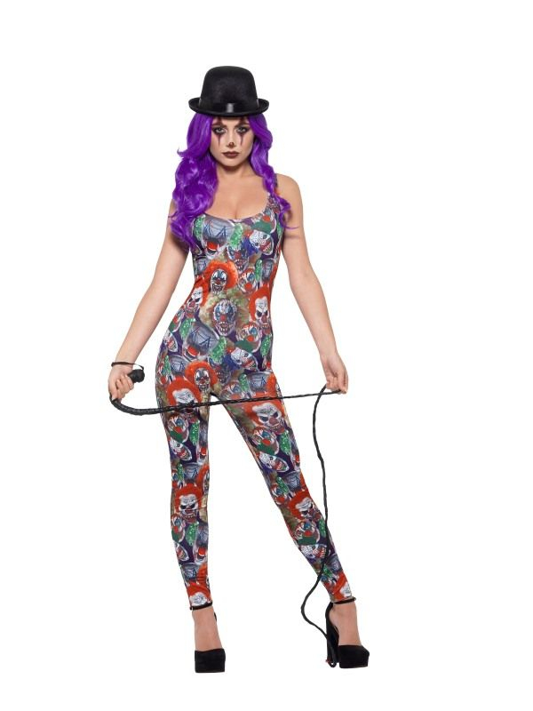 Fever Creepy Clown Kostuum, bestaande uit de Multi-Gekleurde bodysuit, combineer dit kostuum met de zweep, hoedje, schmink en pruik en je bent klaar voor jouw Halloween Party.