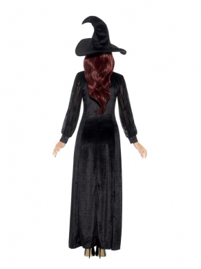 Deluxe Witch Craft Kostuum, bestaande uit de zwarte lange jurk met bijpassende hoed. De heksenbezem verkopen wij los net zoals een neus, pruik en heksenketel. 