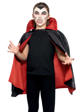 Verander in een handomdraai in een Vampier met deze omkeerbare zwart/rode Vampire Cape voor kinderen. Maak de look helemaal af met onze Vampier Schmink.
