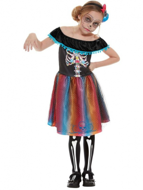 Day of The Dead Girl Kostuum voor kinderen, bestaande uit de multi-gekleurde jurk met bijjpassende haarband. Wij verkopen ook het Day of the Dead Boys Kostuum. Bekijk hier onze gehele Halloween Collectie voor kinderen.