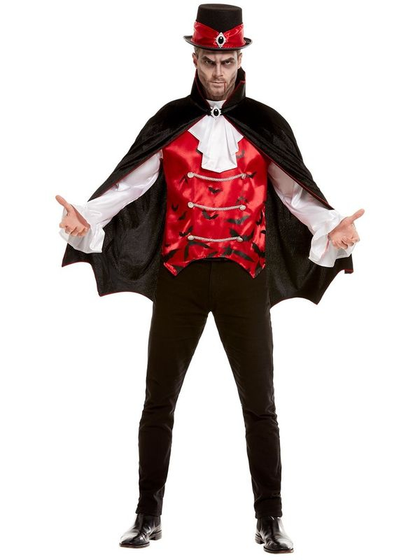  Vampire Kostuum voor heren, bestaande uit het shirt met mockgilet en cape. Maak de look compleet met onze bijpassende accessoires. Bekijk hier onze gehele Vampier Collectie.