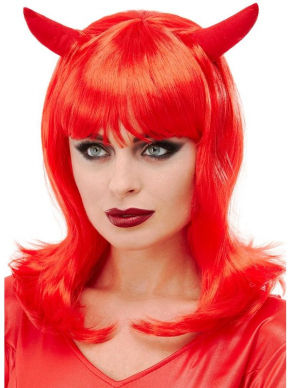Maak jouw Devil Look compleet met deze rode Devil Wig met hoorntjes. Bekijk hier onze gehele Duivel Collectie voor een bijpassend Kostuum en accesoires.