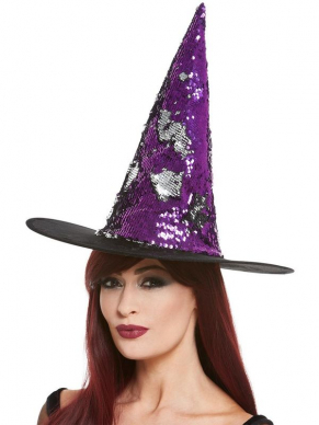 Maak jouw Heksen Look compleet met deze geweldige paarse Reversible Sequin Witch Hat, het leuke aan deze hoed is dat je de hoed van kleur kunt veranderen door de all-over lovertjes. (zwarte/paars)