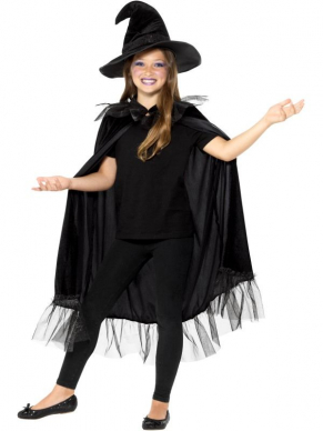 Verander een handomdraai in een leuke heks met dit Sparkly Witch Setje, bestaande uit de schoorsteenmantel met hoed. 