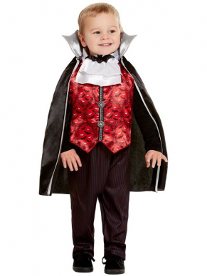 Voor de allerkleinste dit leuke Vampire-kostuum, bestaande uit de top met broek en cape. Maak de look compleet met wat schmink en hij is klaar voor Halloween.