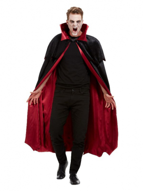 Deluxe Vampire Cape, zwarte cape met rode velourse voering. Maak de look compleet met bijpassende schmink en tanden.