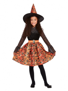 Vintage Witch Kinderkostuum. Dit kostuum bestaat uit de zwart met oranje jurk en bijpassende hoed. De mouwtjes van de jurk lopen wijd uit voor een leuk effect. Met dit kostuum ben je zo goed als klaar voor jouw Halloweenparty. De heksenbezem verkopen wij los.