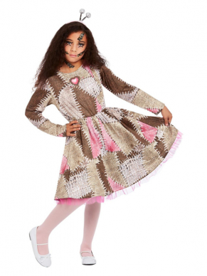 Voodoo Doll Kinderkostuum. Dit prachtige kostuum bestaat uit de jurk met bijpassende haarband. Met dit kostuum ben je in 1 keer klaar voor jouw Halloweenparty.