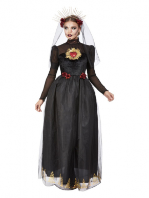 Prachtige Day of the Dead Sacred Heart Bride Kostuum. Dit kostuum bestaat uit de zwarte jurk met sluierhoofdband. Met deze jurk zal je in het middelpunt staan op jouw Halloweenparty. Perfect te combineren met onze Day of the Dead Sacred Heart Groom Kostuum.