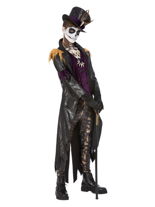 Deluxe Voodoo Witch Doctor Kostuum, bestaande uit het jasje, mock top, hoed en ketting. Met dit kostuum ben je in één keer klaar voor jouw Halloween feestje. Wij verkopen ook het Deluxe Voodoo Witch Doctor Kostuum voor dames.