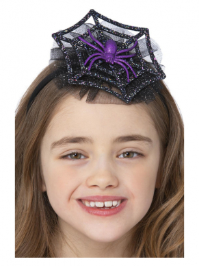 Deze Spinderella haarband is een leuke finishing touch voor jouw Halloween look.