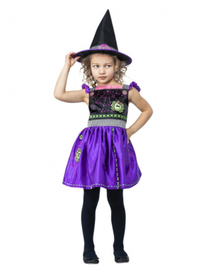 Hoe leuk is dit Stich Witch jurkje voor de allerkleinste! Het kostuum bestaat uit het jurkje met hoed. Je bent dus in één keer klaar voor Halloween.