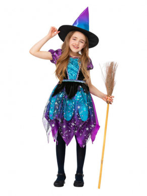 Dit prachtige Light Up Deluxe Moon & Stars heksenkostuum is perfect voor Halloween. Met dit kostuum ben je in één keer klaar voor jouw feestje.