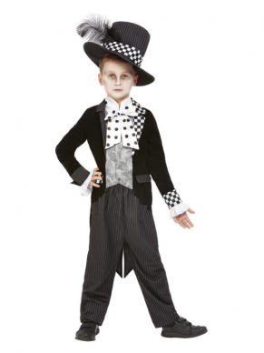 Compleet Dark Mad Hatter kostuum, bestaande uit het zwart/witte jasje, Mock Shirt & Hoed. Met dit kostuum ben je in één keer klaar voor jouw Halloweenfeest!