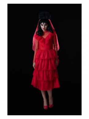 Bekend van de gelijknamige Fantasie film dit geweldige Beetlejuice Lydia Bride kostuum, bestaande uit de prachtige rode jurk met sluier. Perfect voor een halloween of themafeestje. Deze jurk is ook verkrijgbaar in de korte variant.