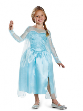 Met dit prachtige Elsa kostuum, bestaande uit de jurk met cape, ben je in één keer klaar voor jouw feestje. Ook leuk voor thuis in de verkleedkist of om cadeau te geven.