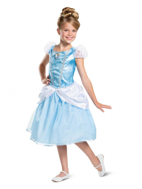 In dit prachtige Cinderella jurkje voel je je absoluut geen Assepoester maar een ware Prinses. Leuk voor een themafeestje maar ook zeker leuk om cadeau te geven of voor thuis in de verkleedkist.