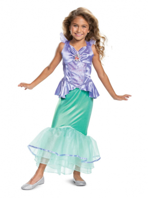 Dit Disney Little Mermaid Kostuum bestaat uit de prachtige lichtgroen en paarse jurk. Leuk voor een kinderfeestje, carnaval, themafeestje of gewoon voor thuis in de verkleedkist.