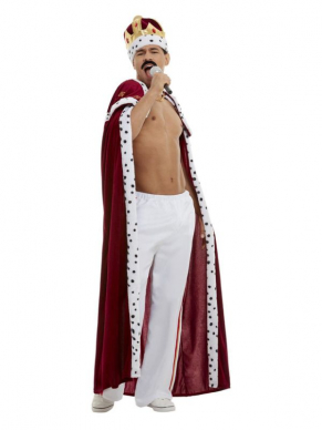 Queen Deluxe Royal Kostuum bestaande uit de rode mantel broek, kroon en snor. Met dit kostuum ben je in één keer klaar voor jouw feestje.