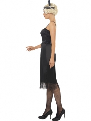 Zwarte 1920's Flapper Dress Kostuum. Inbegrepen is de mooie zwarte flapper jurk met franjes met riem en haarband met veer.
