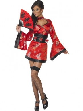 Fever Vodka Geisha Dames Verkleedkleding in het rood. Het kostuum is voorzien van een riem met shotjes houders, altijd handig!