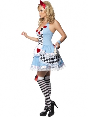Waan je in Wonderland met dit geweldige kostuum, bestaande uit de sexy Alice in Wonderland jurk en de rode haarband, maak je look compleet met bijpassende accessoires zoals pruik en kousen.