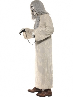 Shackled Ghost Enge Spook Kostuum. Inbegrepen is het lange grijze gewaad met open borstkas, de handschoenen, de ketting, het doodskoppen masker met grijs haar. Compleet verkleedkostuum Nu in de aanbieding! 