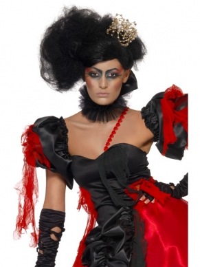 Twisted Queen of Broken Hearts Zwarte Pruik. We verkopen het bijpassende kostuum ook. Dit kostuum is van: Sprookjes met een Twist.