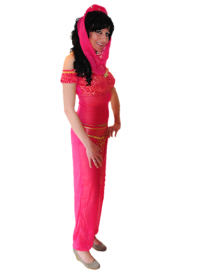 5-delig Roze Toppers 1001 nacht verkleedkleding. Inbegrepen is het topje (met gouden pailletjes), doorschijnende broek met gouden details, roze hotpants, hoedje met sjaaltje eraan vast en het buikstukje wat voor je buik kan doen of voor je gezicht. Super mooi kostuum en heel veelzijdig. Als het koud is of u vindt het prettiger dan kunt u ook een legging onder de broek dragen. U kunt natuurlijk ook nog een extra topje dragen onder dit kostuum. Verkrijgbaar in diverse maten.