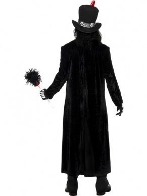 Voodoo Man Horror Heren Kostuum. Inbegrepen is de lange zwarte jas, de stok, de hoed met masker, haar en ketting met doodskoppen. Geweldig Kostuum voor Halloween. De accessoires verkopen we los met hoge kortingen tot wel 50%. 