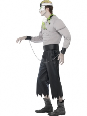 Madhouse Creature Monster Horror Verkleedkleding. Inbegrepen is het gespierde (gevulde) shirt met slangetjes, de zwarte broek, de riem en de handboeien met ketting en het masker. Compleet Halloween Horror Kostuum. 